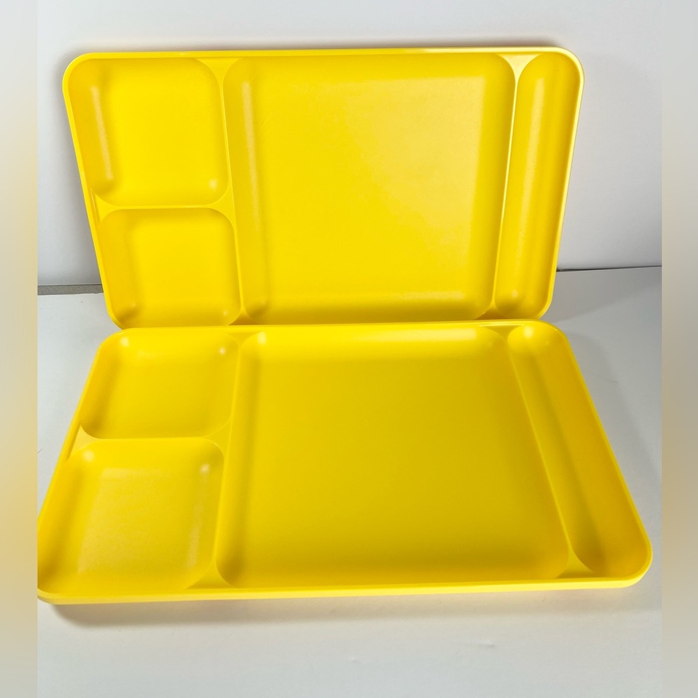 Tupperware divided tray‎ Lunch Dinner Picnic Camper yellow vintage